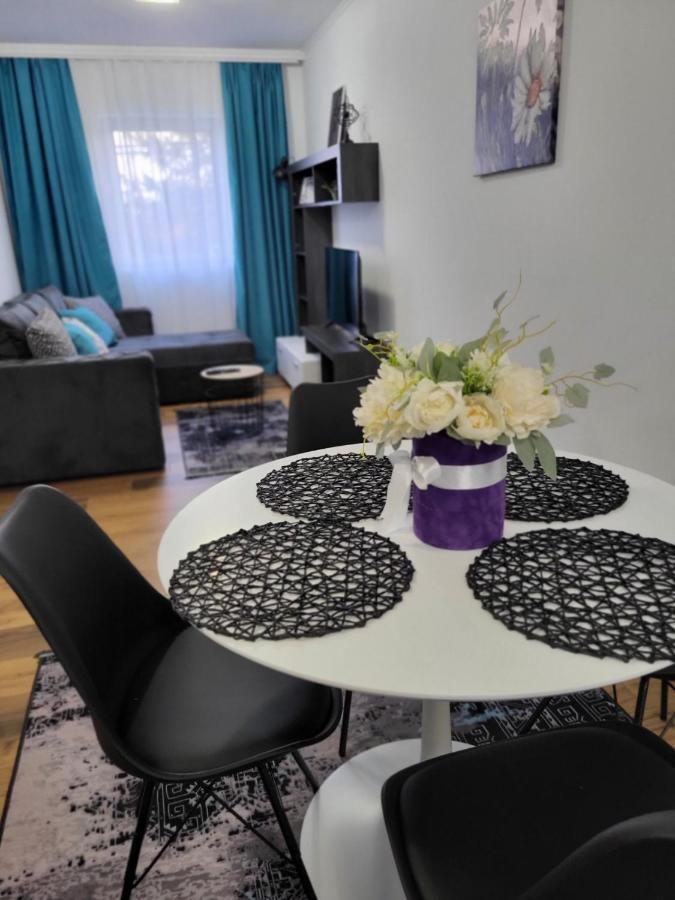 Sky Lux Apartmani Surčin Exteriér fotografie