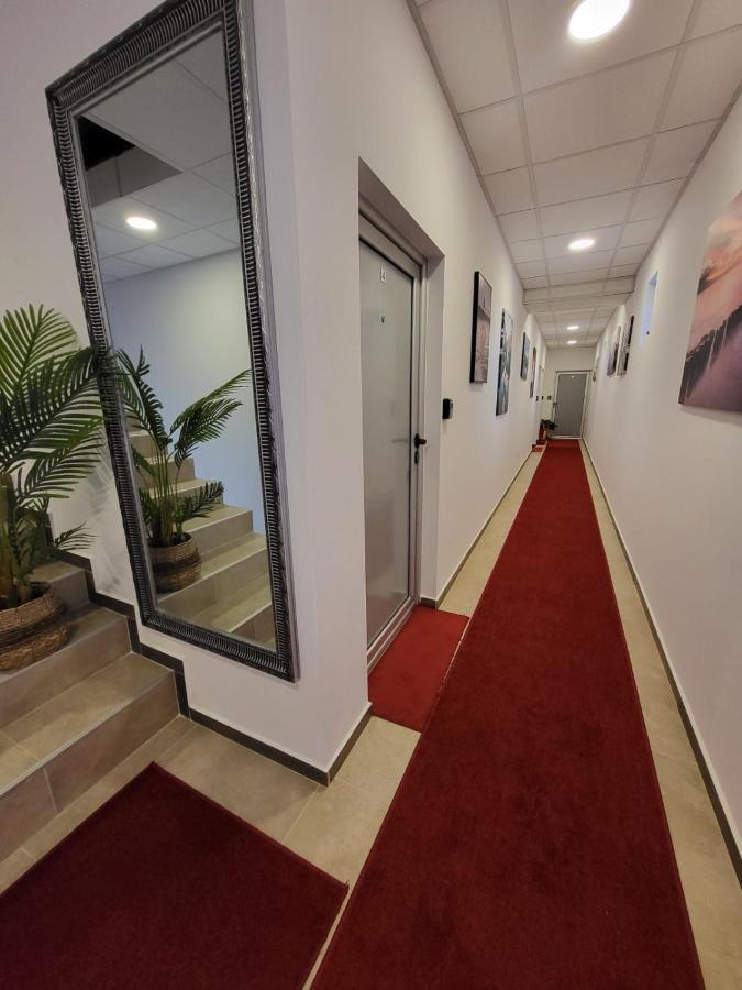 Sky Lux Apartmani Surčin Exteriér fotografie