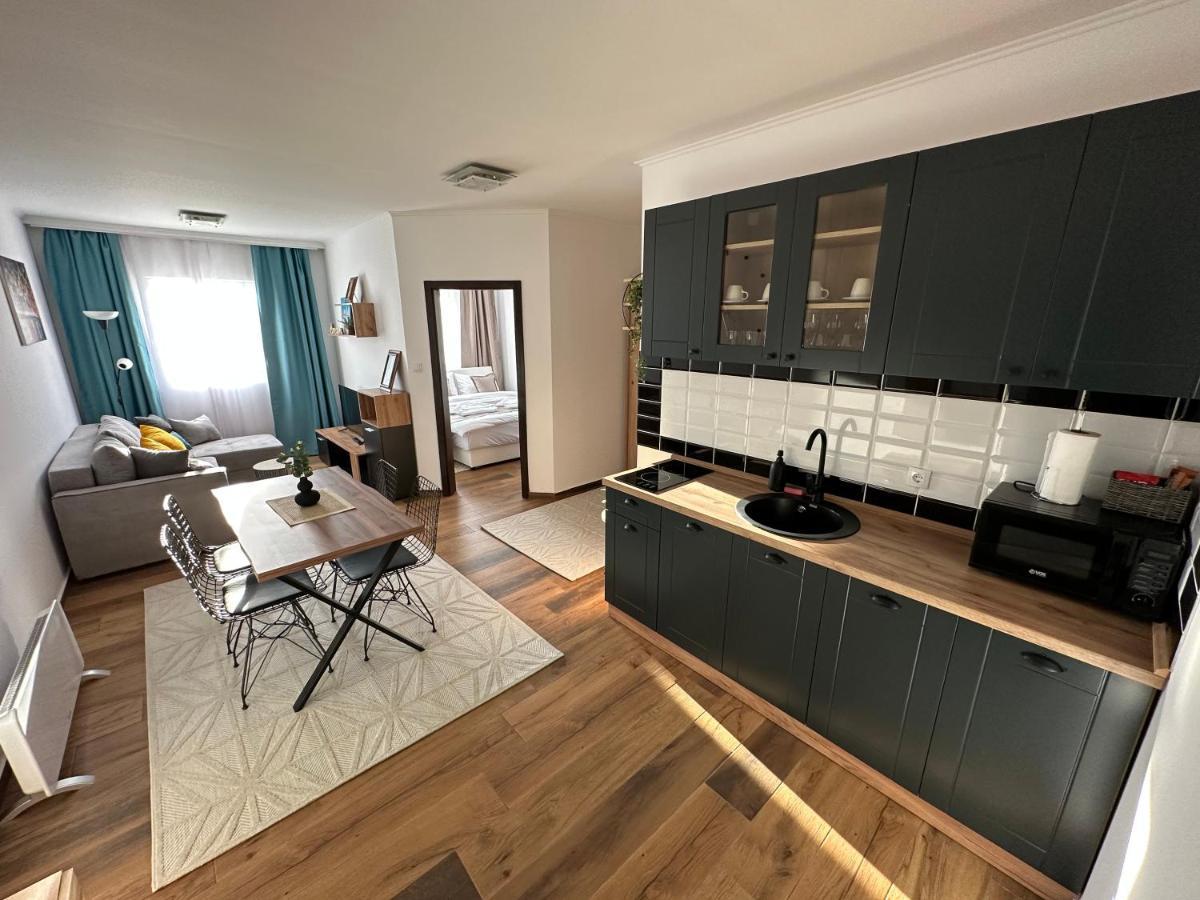Sky Lux Apartmani Surčin Exteriér fotografie