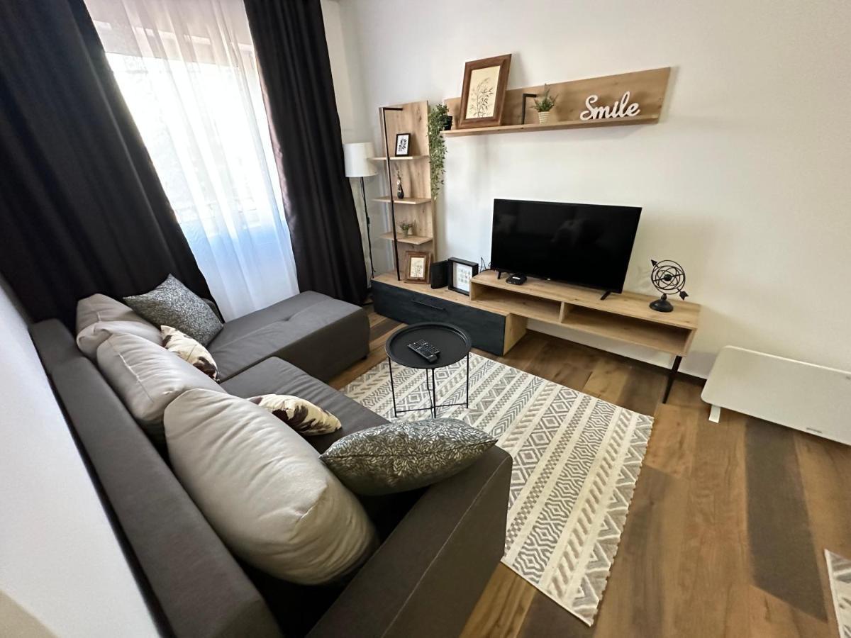 Sky Lux Apartmani Surčin Exteriér fotografie