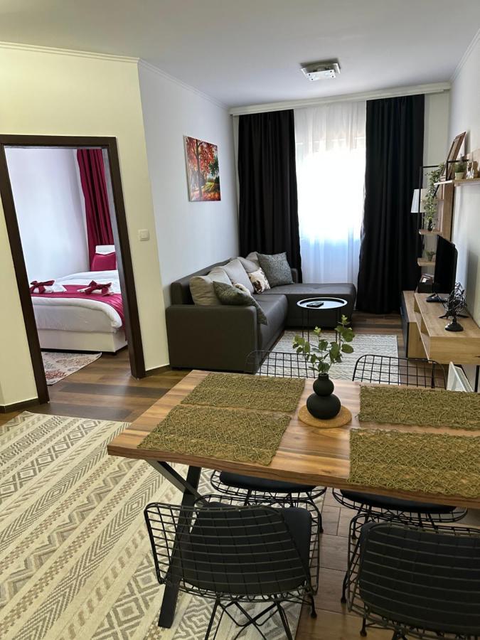 Sky Lux Apartmani Surčin Exteriér fotografie