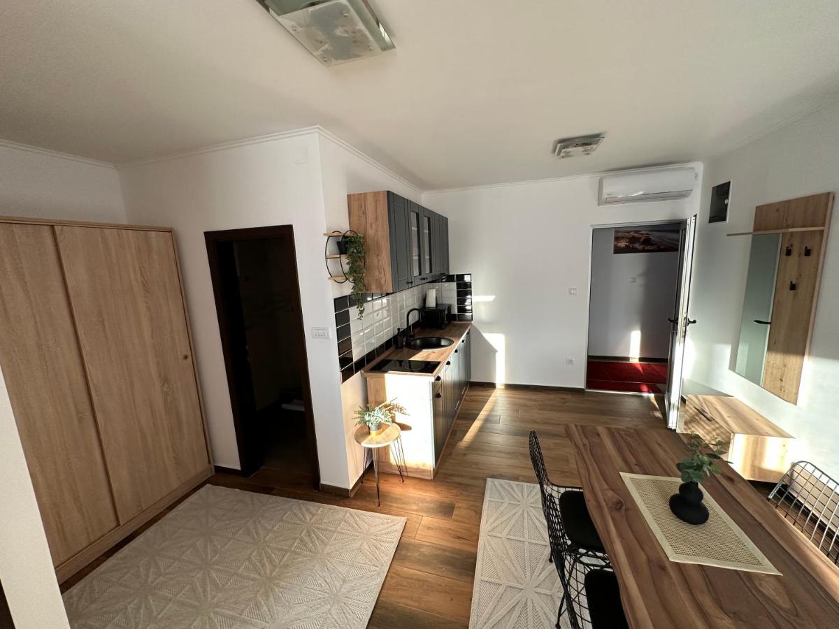 Sky Lux Apartmani Surčin Exteriér fotografie