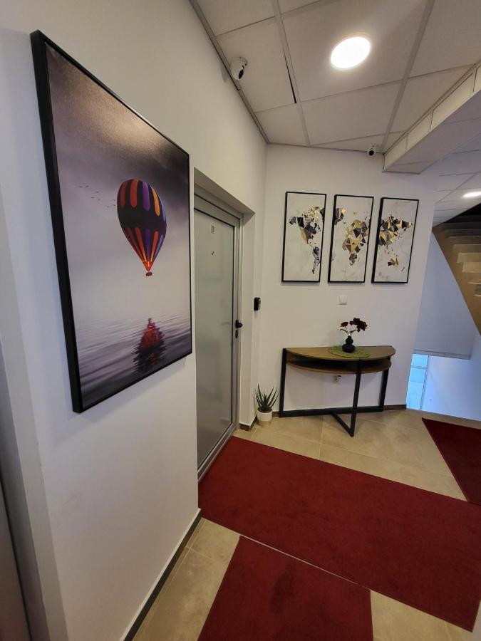 Sky Lux Apartmani Surčin Exteriér fotografie