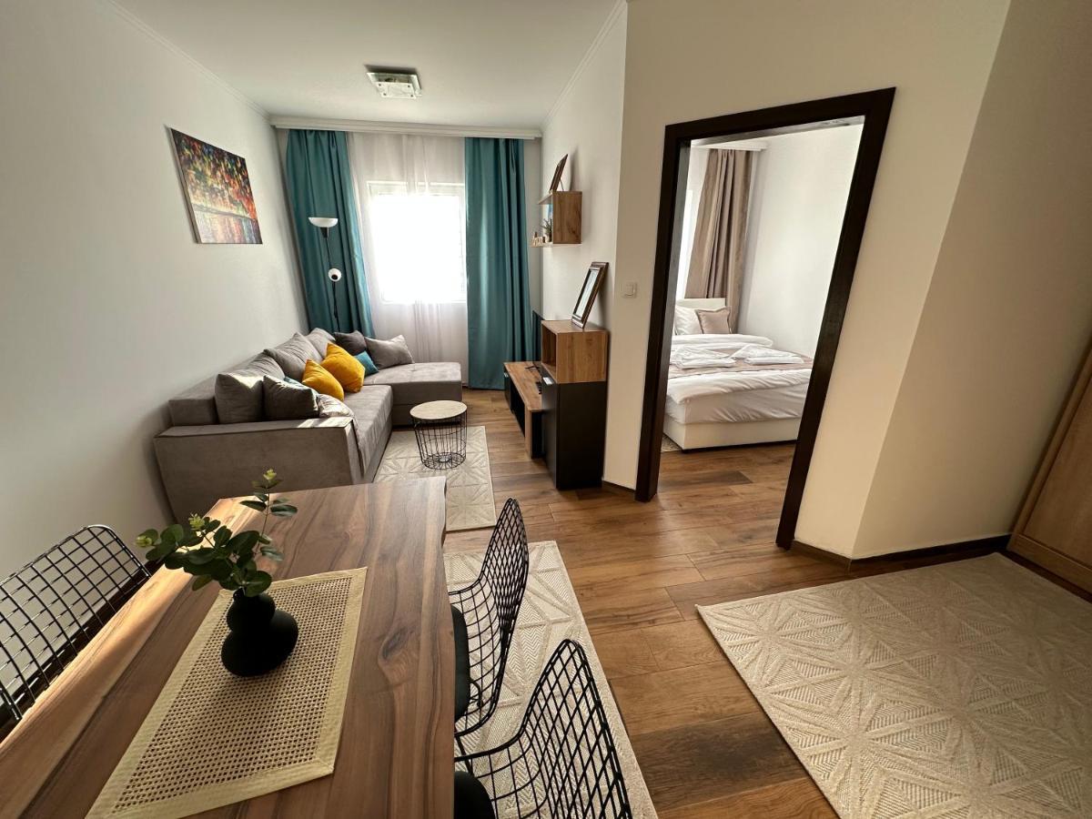 Sky Lux Apartmani Surčin Exteriér fotografie